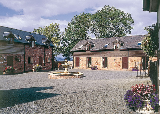 Graig Farm Cottages - Holiday Parks, Caravan Holidays in Powys