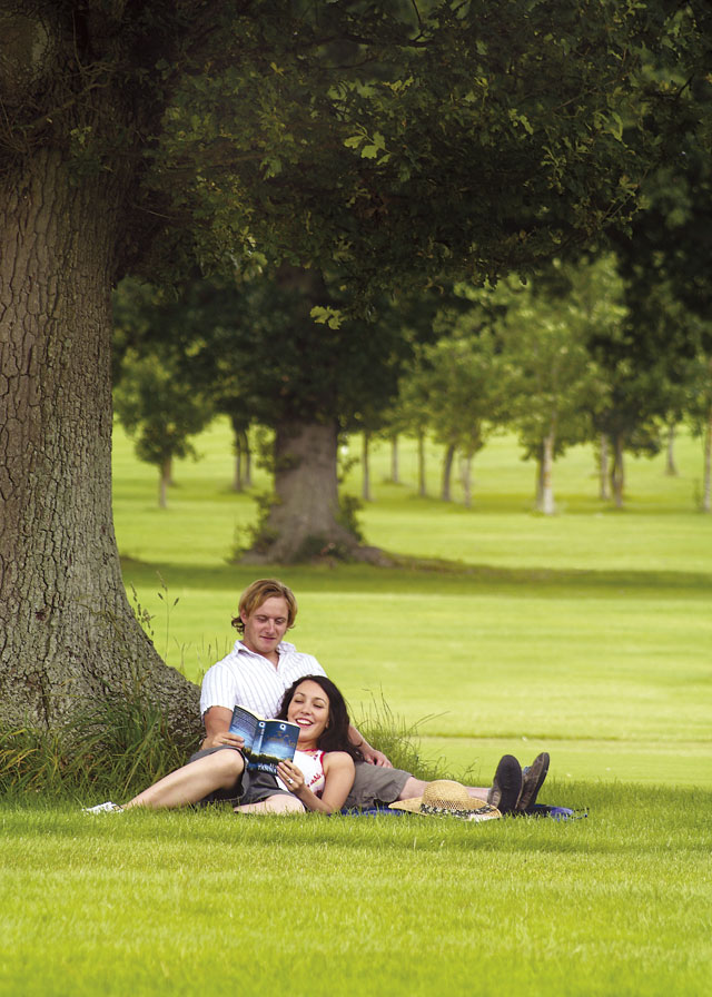 Oaksey Country Cottages - Holiday Parks, Caravan Holidays in Wiltshire