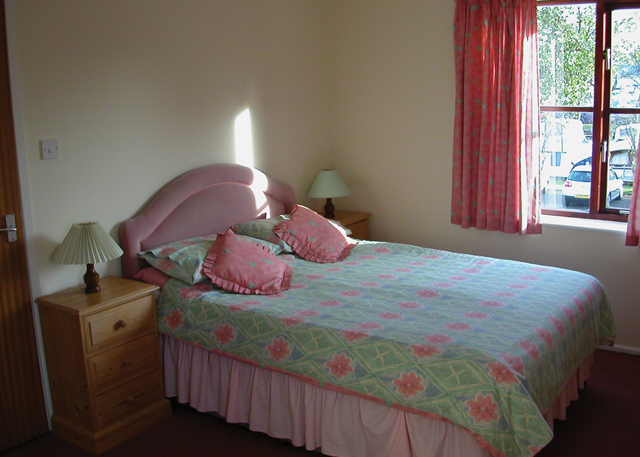 Peninsula Cottages - Holiday Parks, Caravan Holidays in Norfolk