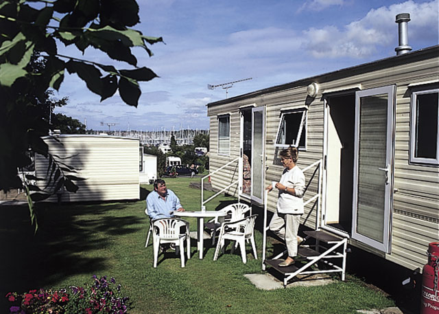 Riverside Holidays - Holiday Parks, Caravan Holidays in Hampshire
