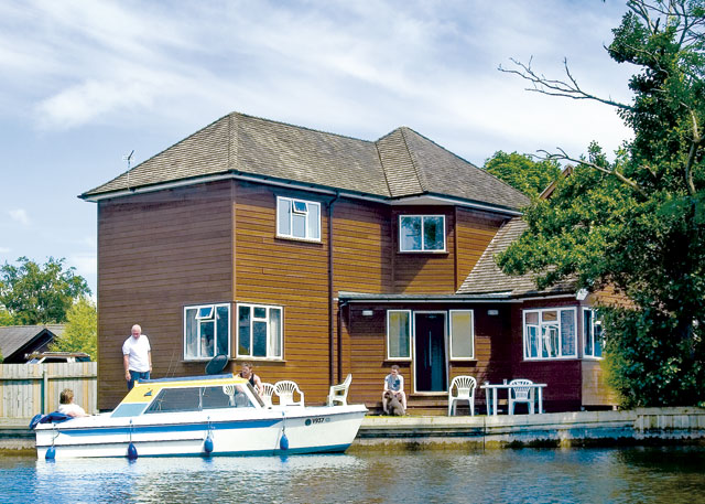 Summer Leisure - Holiday Parks, Caravan Holidays in Norfolk