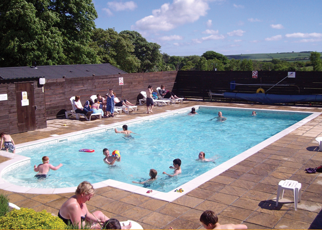 Meadow Lakes Holiday Park - Holiday Parks, Caravan Holidays in Cornwall